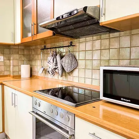 B In Panorama Apartman Szaloniki