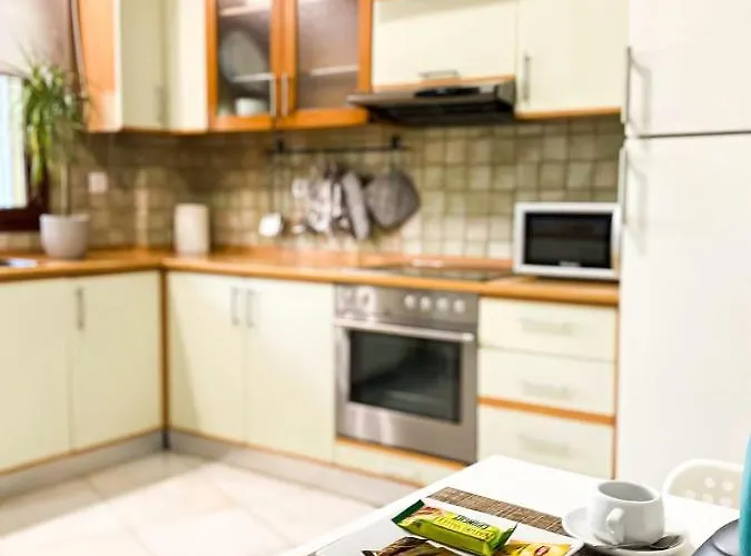 B In Panorama * Tessalónica