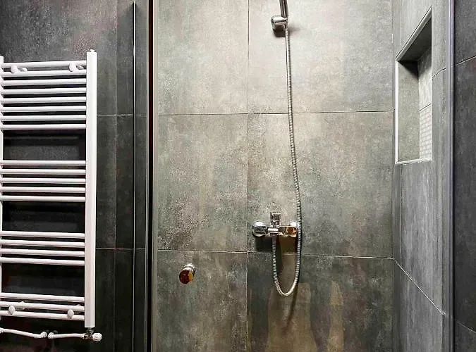 B In Panorama * Tessalónica